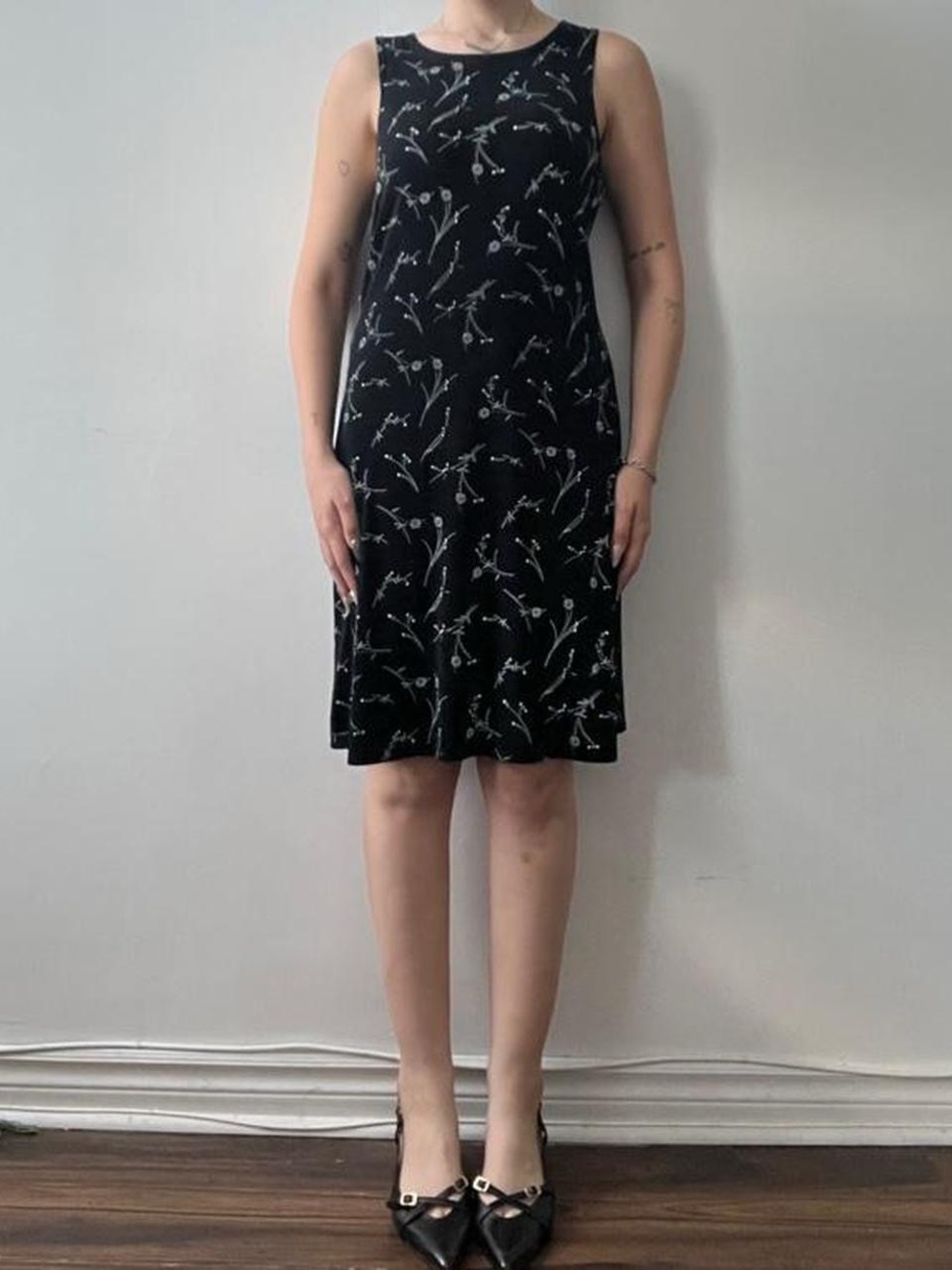 Black Floral Patterned Vintage Dress - Picture 2 of 8
